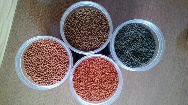 Different fish feed pellet